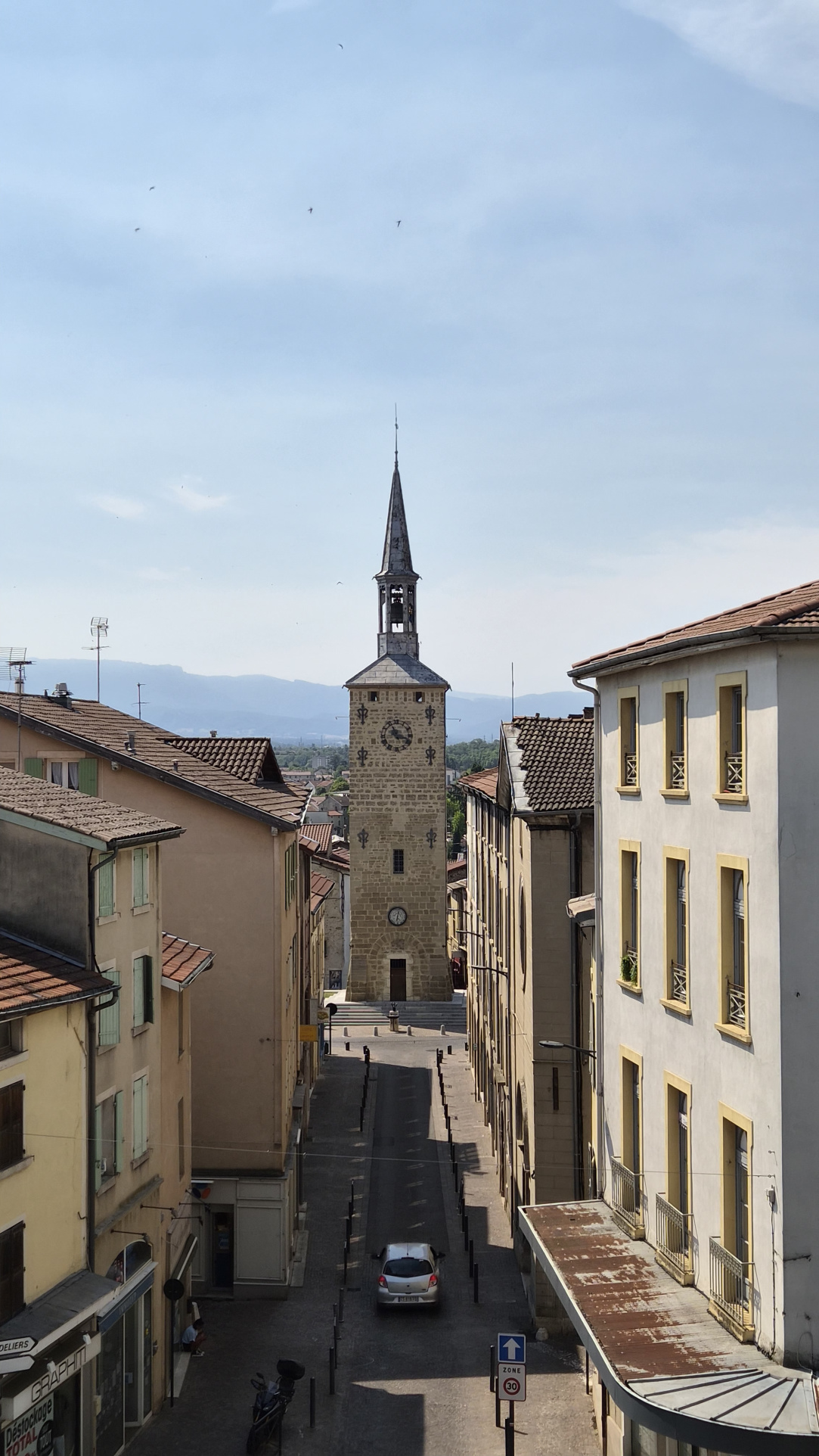 Appartement T4 de 92 m2 à louer à Romans-sur-Isère   Vue panoramique sur la Tour Jacquemart et le Vercors