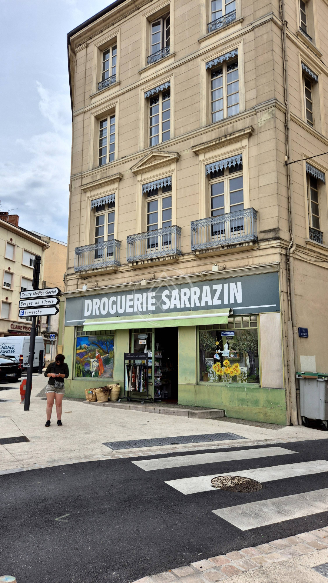 A vendre - Local commercial de légende - 80m2 - Bourg de Péage